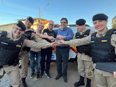 Deputado Domingos Sávio entrega duas viaturas à Polícia Militar na região Centro-Oeste