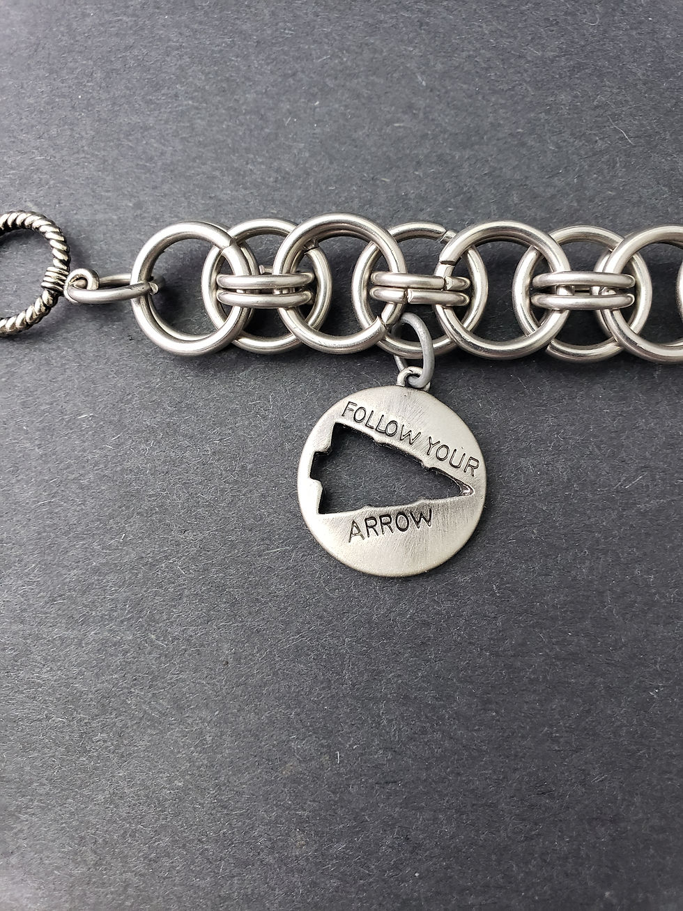 Thumbnail: Chain Mail Green Arrow Bracelet