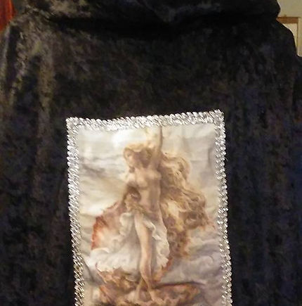 cerimonial ritual cloak robe