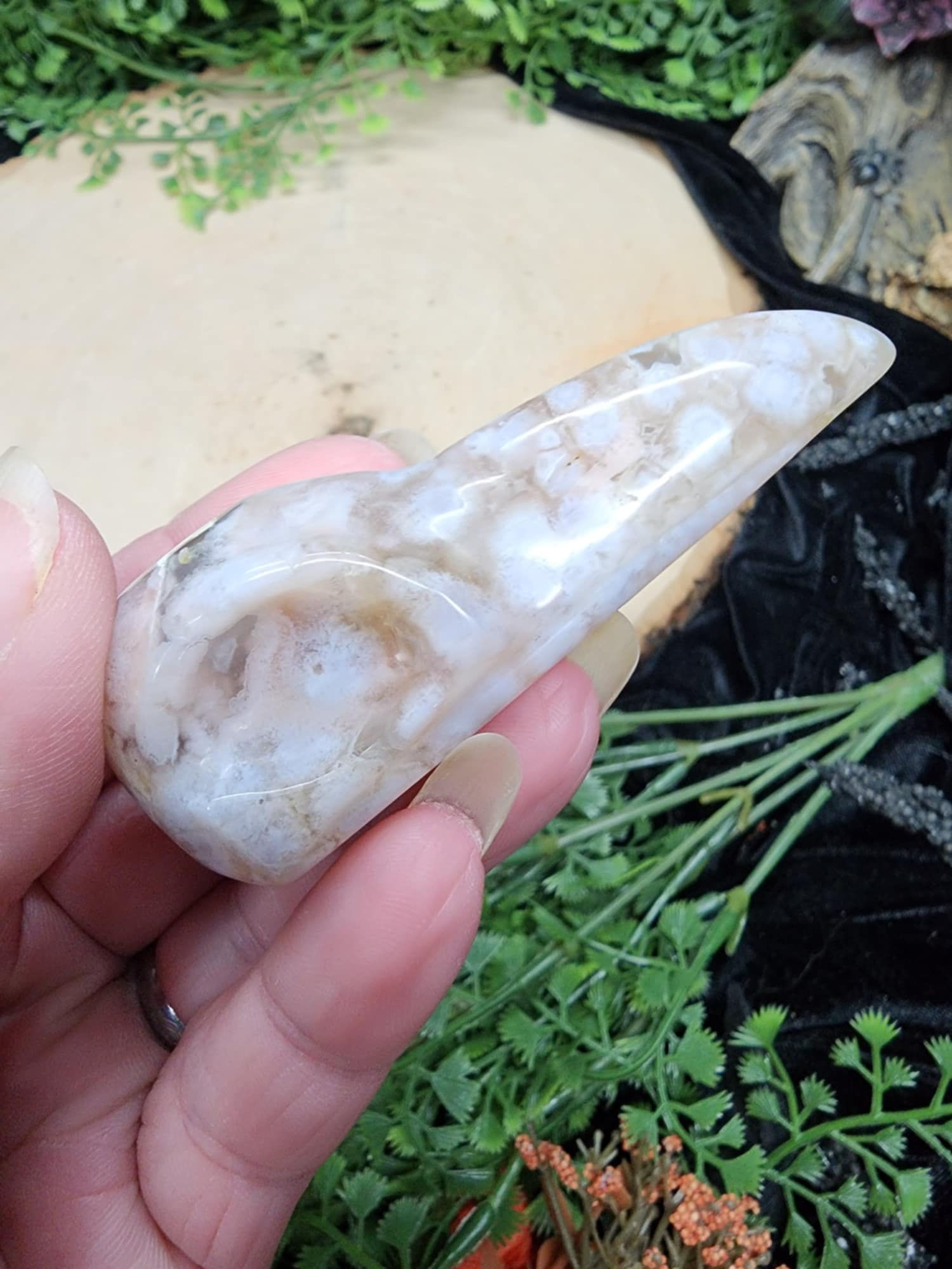 Flower Agate Raven Skull