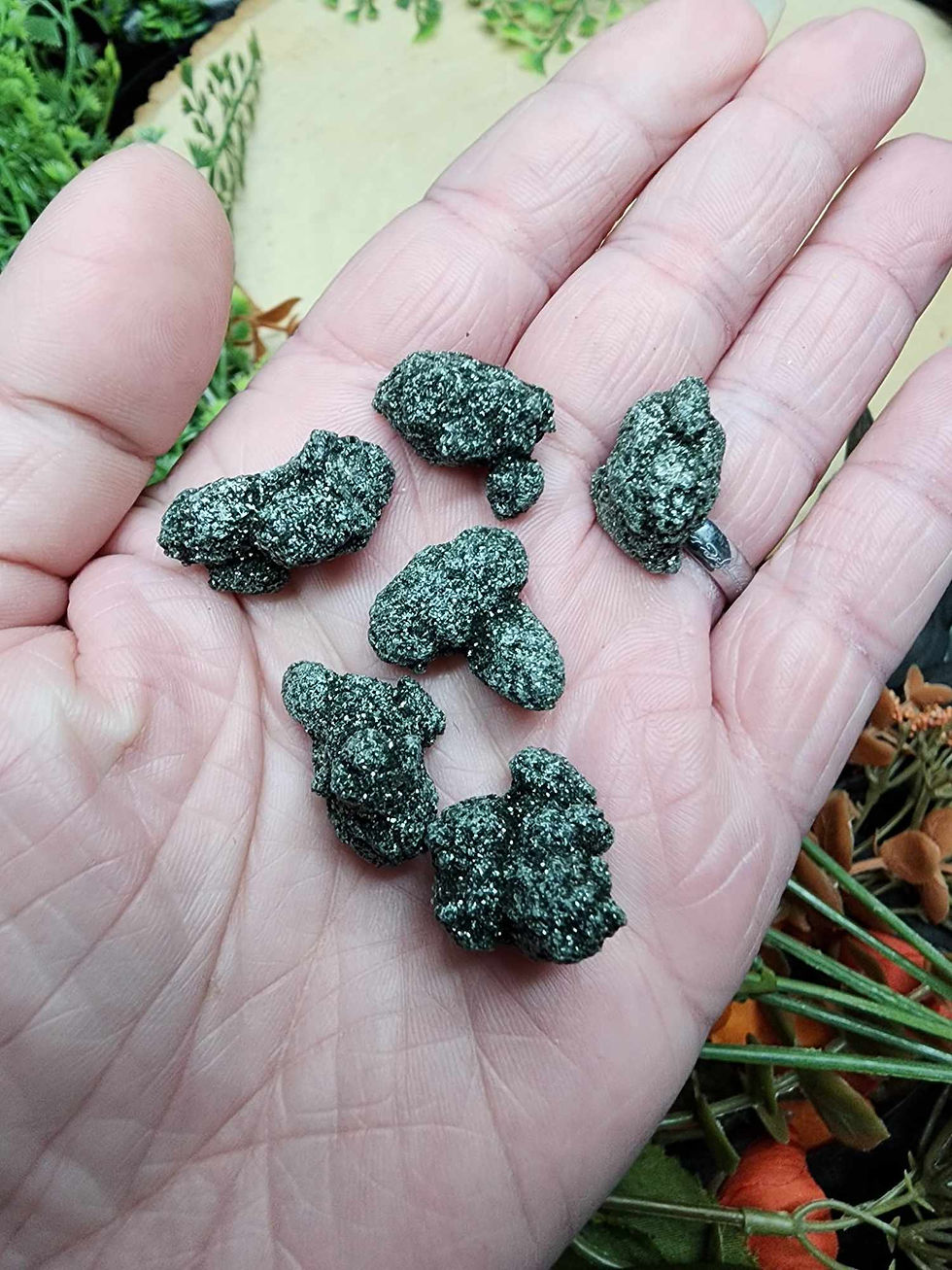 Thumbnail: Primalite Cluster