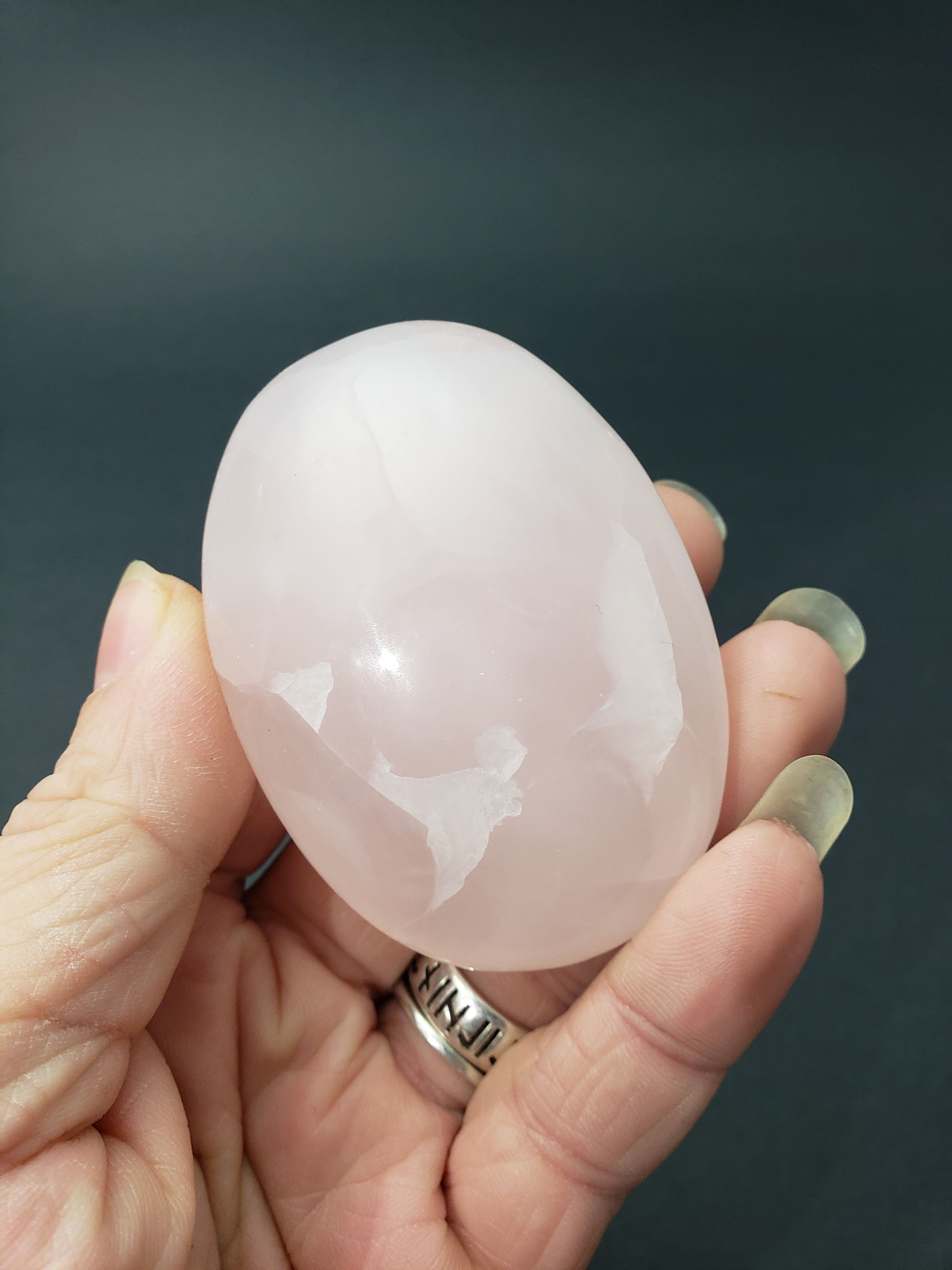 Mangano Calcite Palm Stone