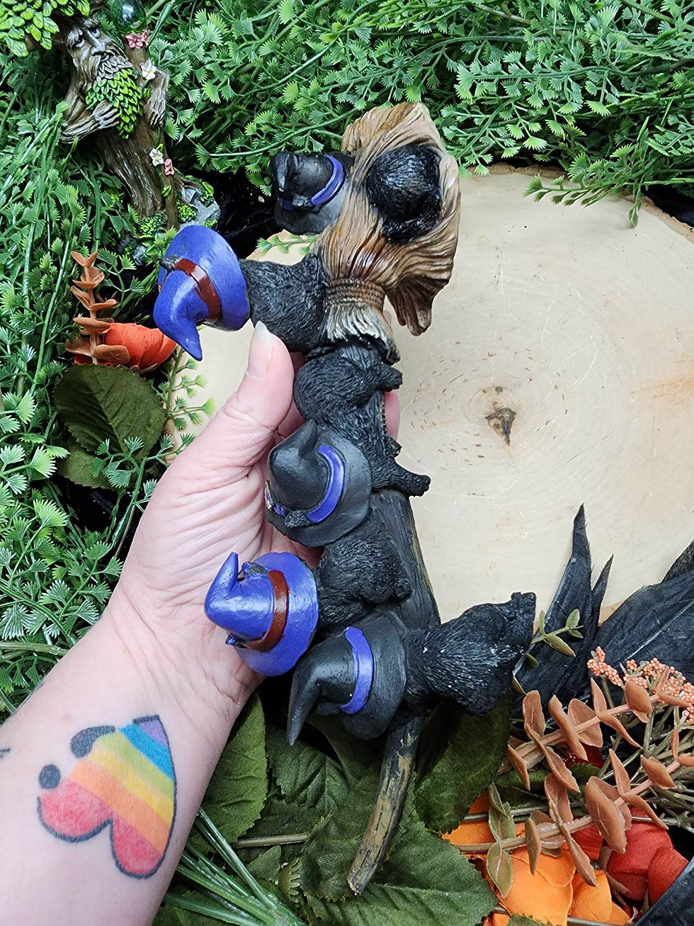 Thumbnail: Witch Cats Statue