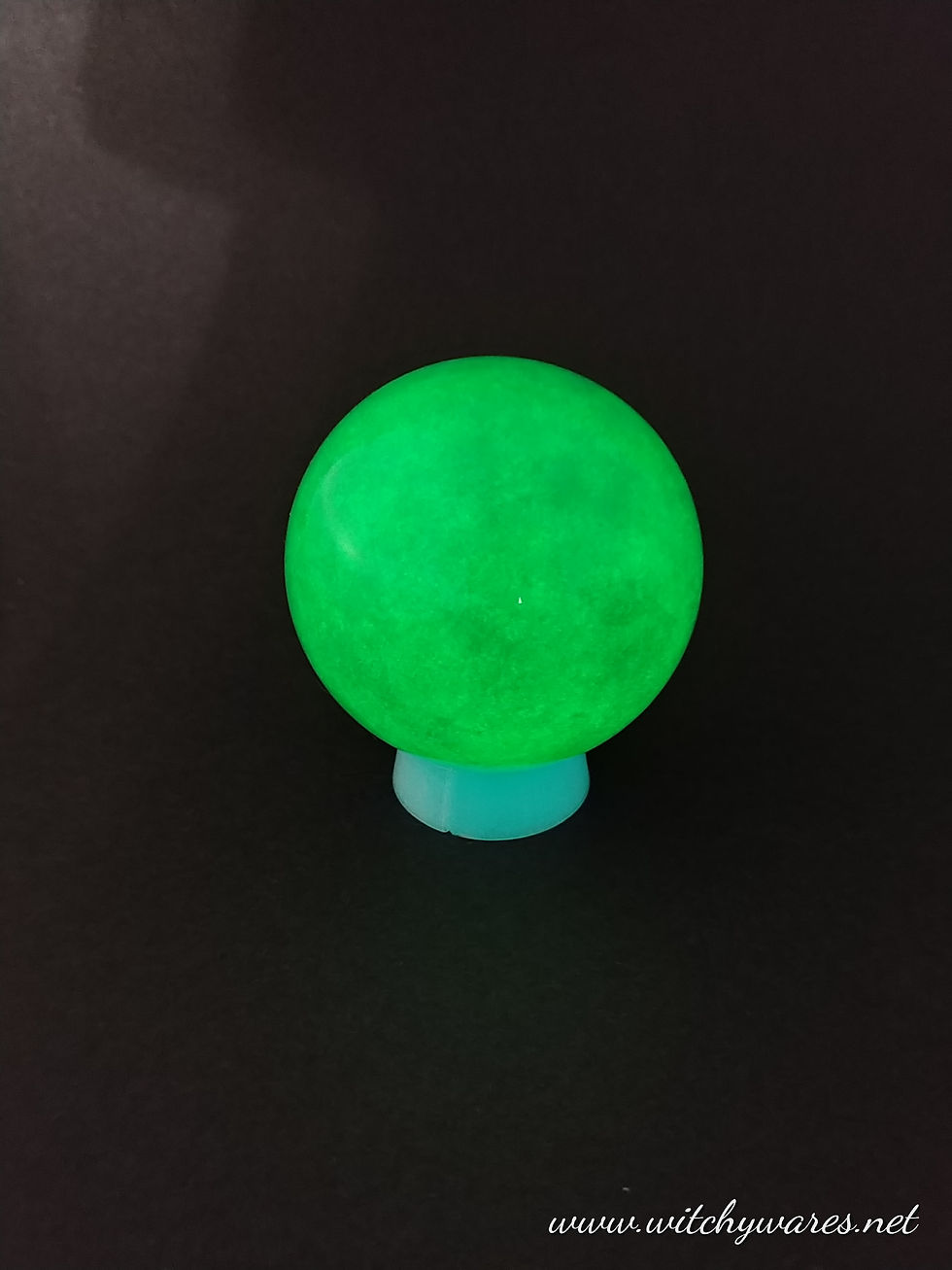 Thumbnail: Glow in the Dark Fluorite Sphere