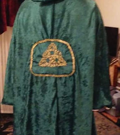 cerimonial ritual cloak robe