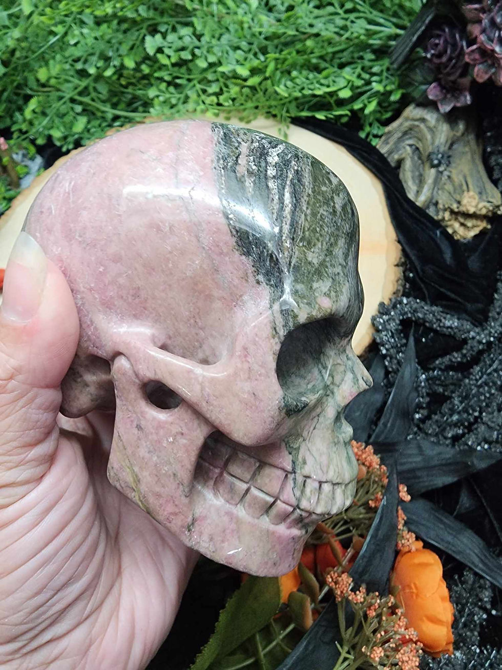 Thumbnail: Rhodonite Skull