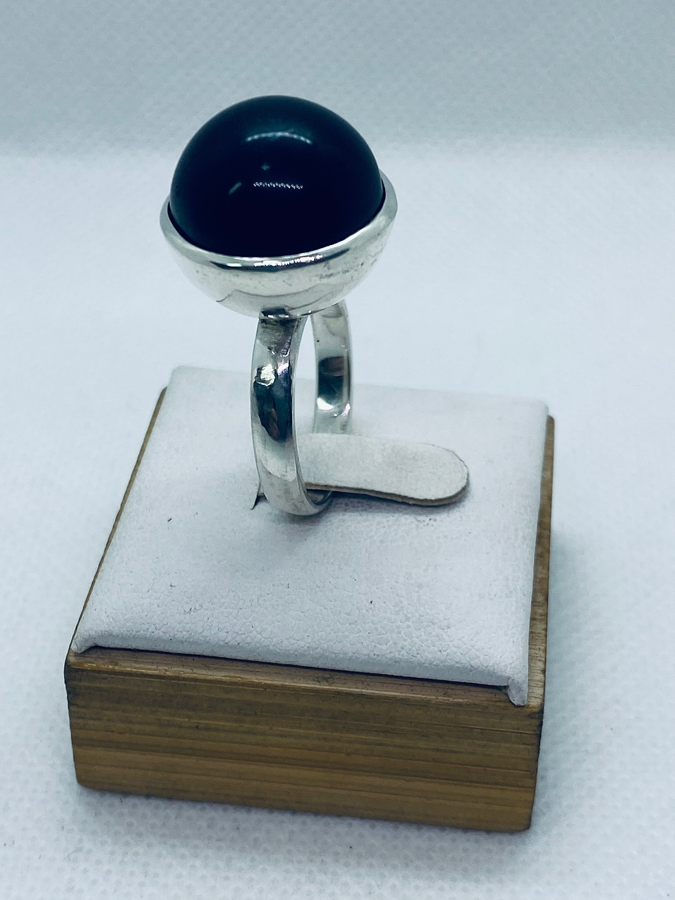 Miniatura: Obsidiana en media esfera 