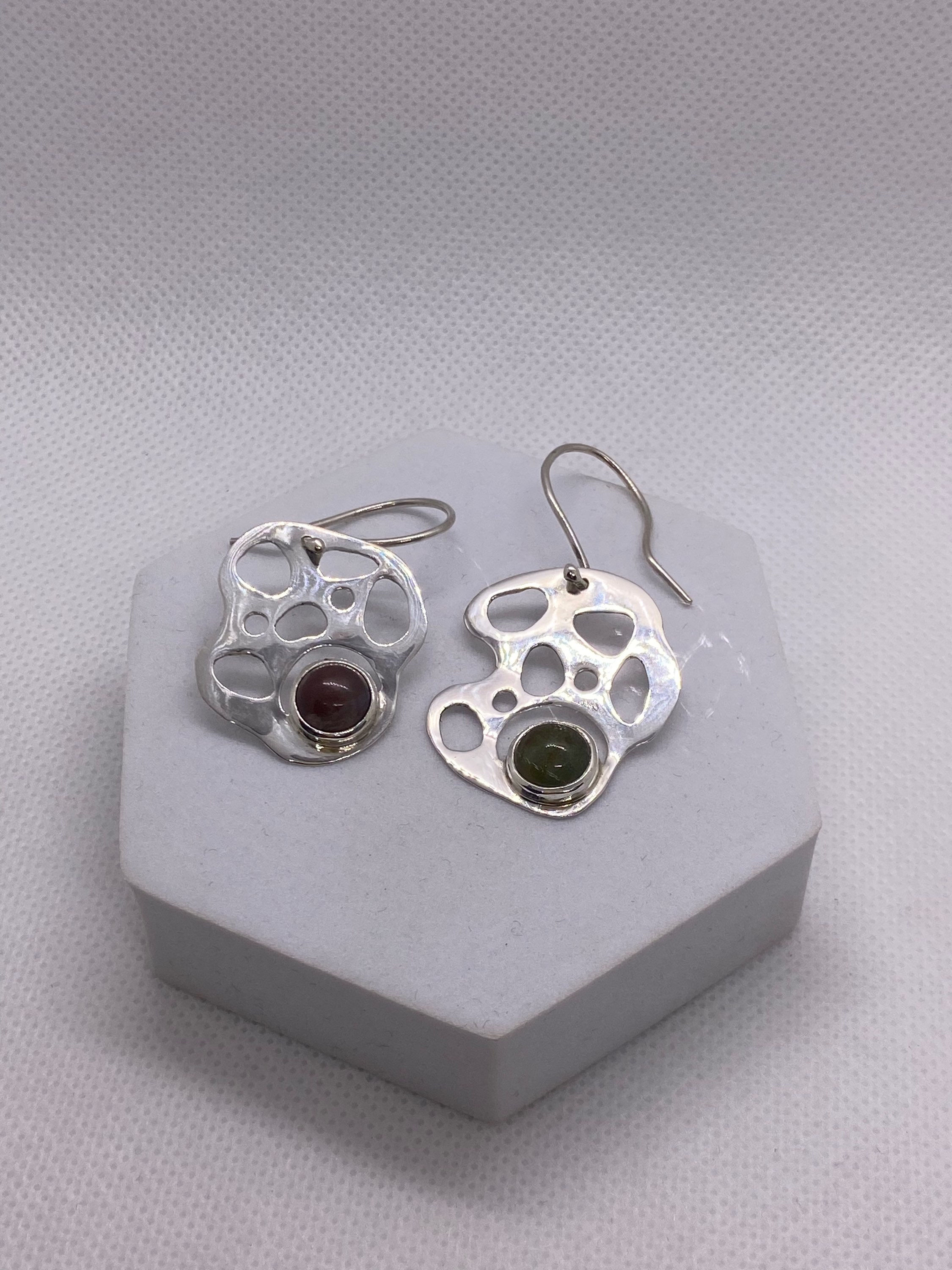 Aretes calados