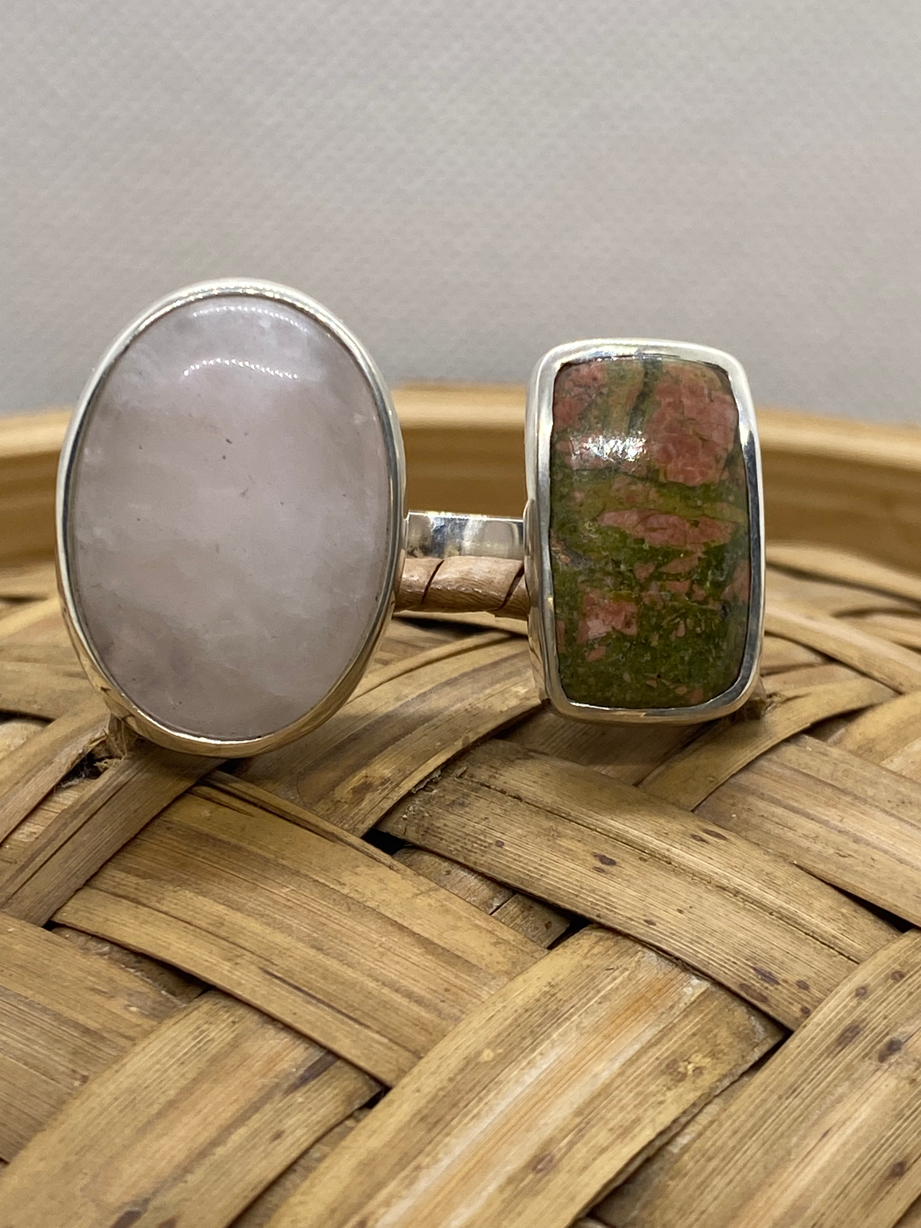 Cuarzo rosa y Unakita