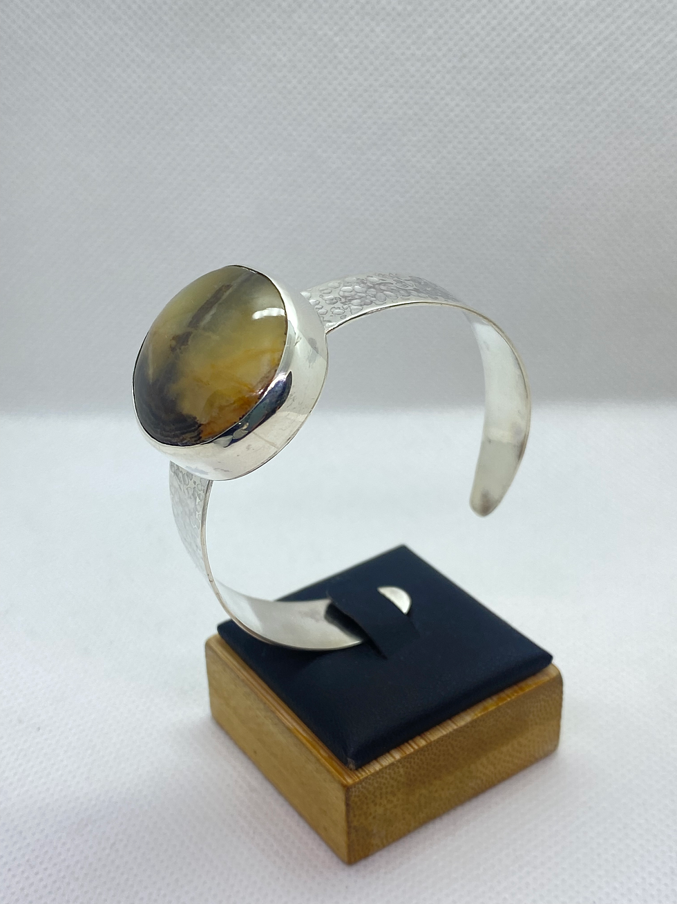 Miniatura: Brazalete y septaria 