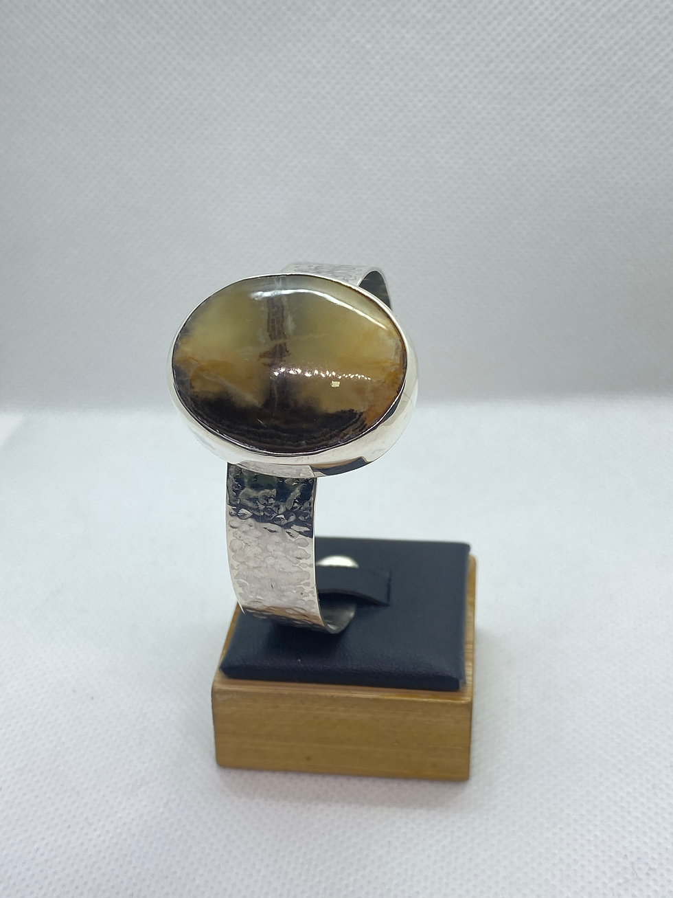Miniatura: Brazalete y septaria 