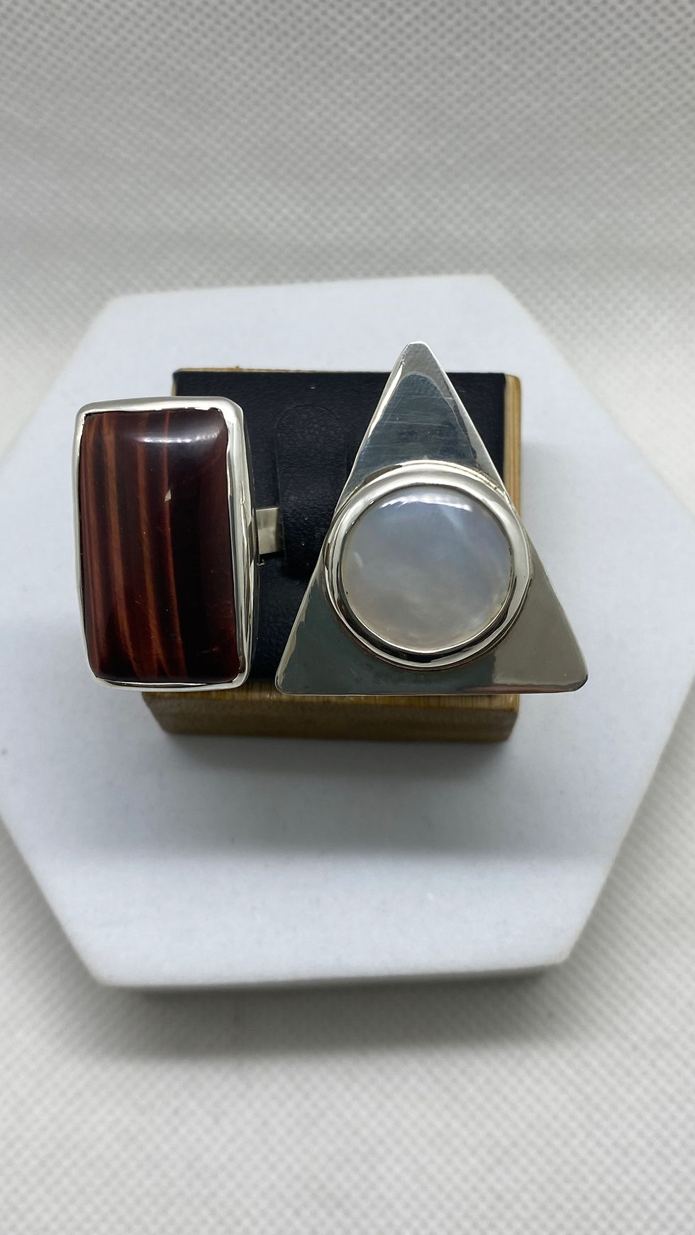 Miniatura: Ojo de buey y nácar 