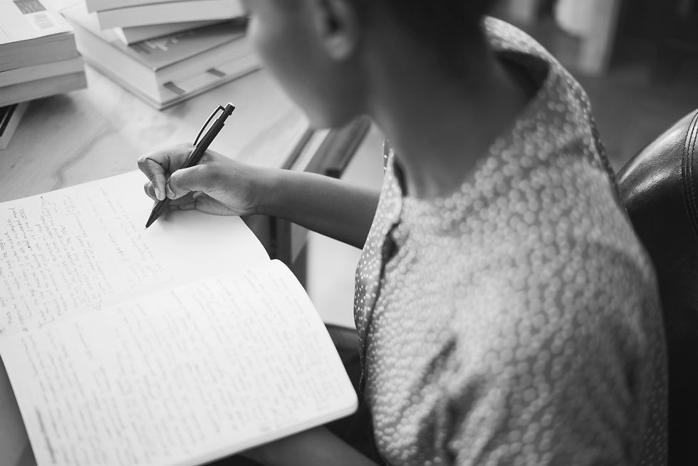 12月は環境の変化や人との別れ、新しい体験が重なる季節。語り劇や画廊で出会った作品、川口での風景を通して、自分の「基準値」を探し直した一日を綴ります。印象をメモに残すことの大切さについても記録しました。