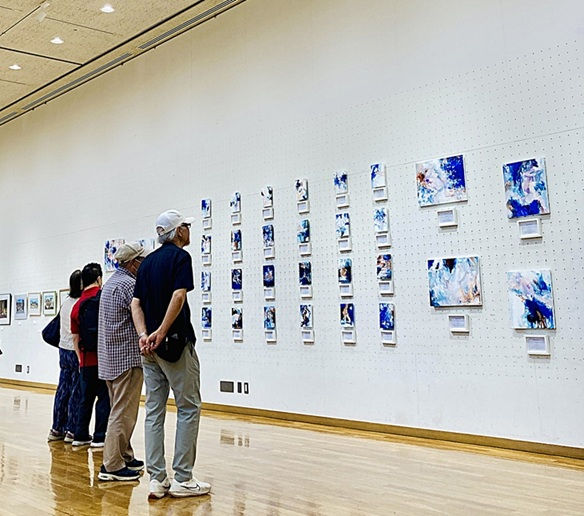 Megumi Karasawa |グループ展『第9回 菜々燦会展』、無事に閉幕しました! この6日間で得た「いい負荷」は、創作の「設計図」に。悔しさも反抗心も、心理学で言う「昇華」を経て、私のアートの「栄養源」となりました。 次なる「個展」へ。この展覧会が私に何をもたらしたか、ブログでぜひご覧ください。