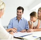 familia en banco.jpg
