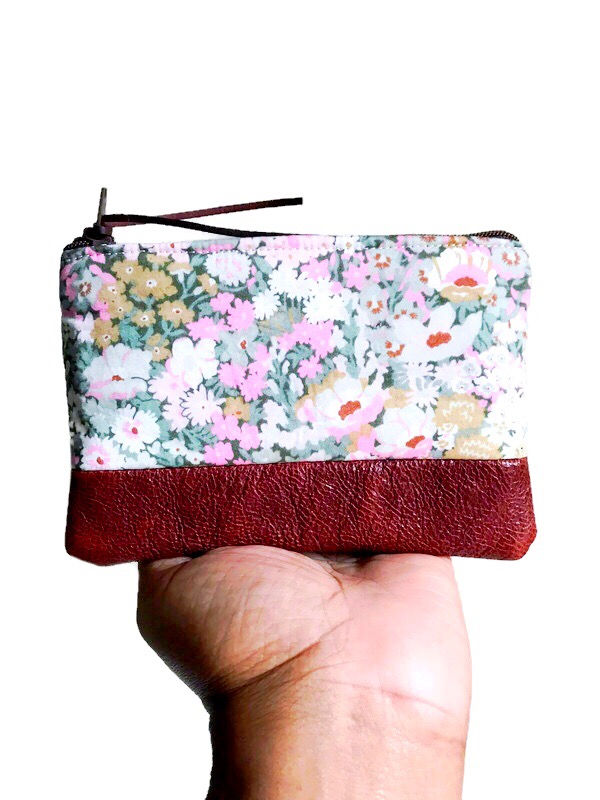 Thumbnail: Small Leather Pouch - Green Floral Print