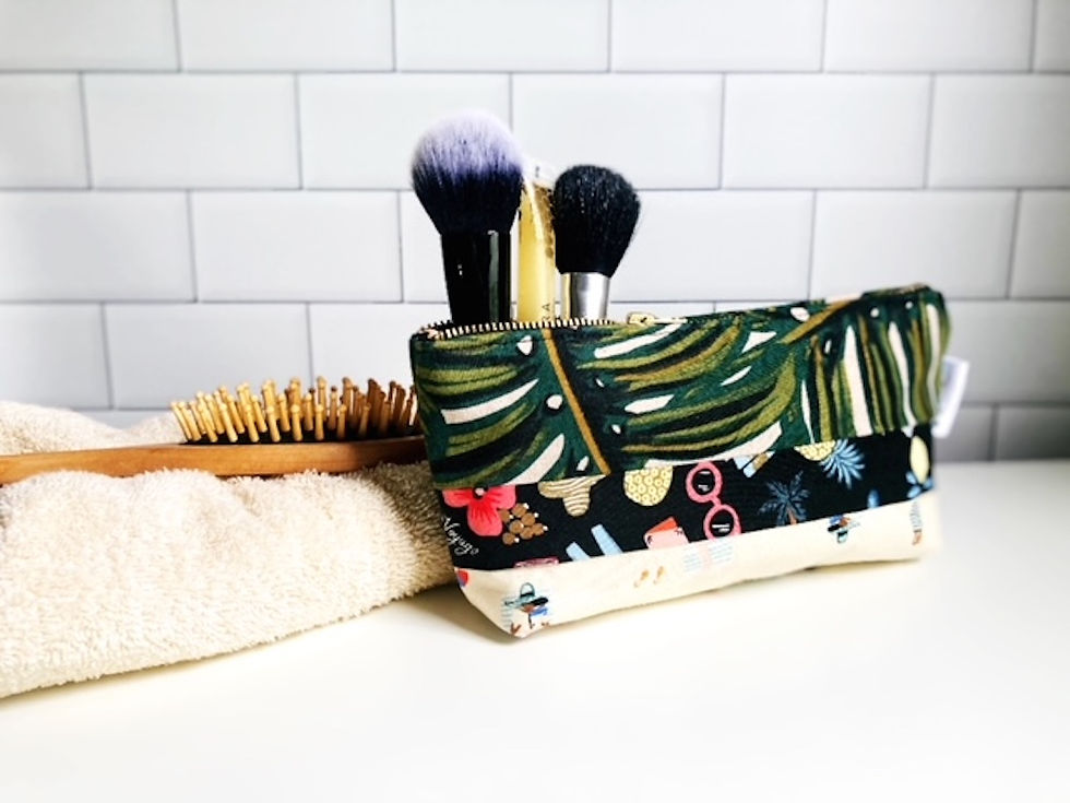 makeup bag for summer - tropical print