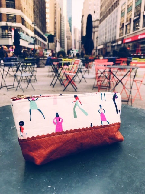 Thumbnail: leather pouch - women's Silhouettes