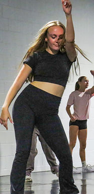 High school hip hop dancer