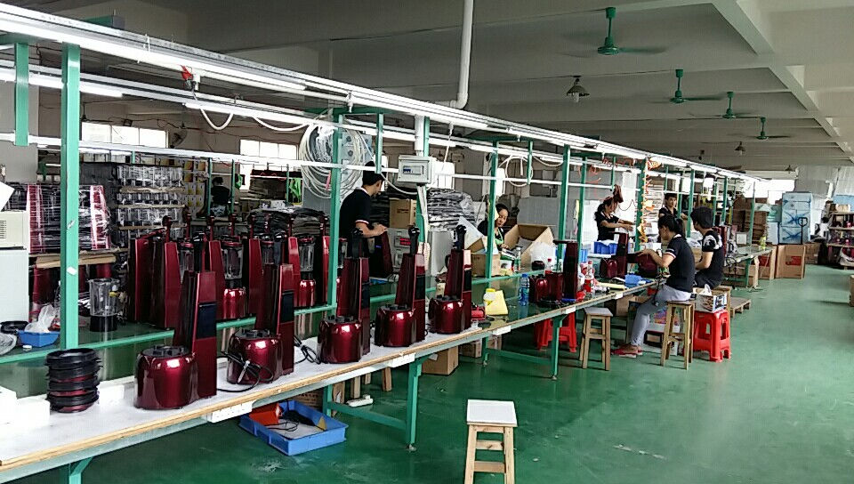 Thumbnail: Portable blender and wireless juicer