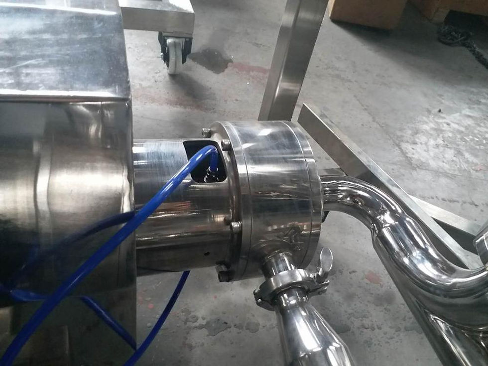 Thumbnail: Water and powder blender