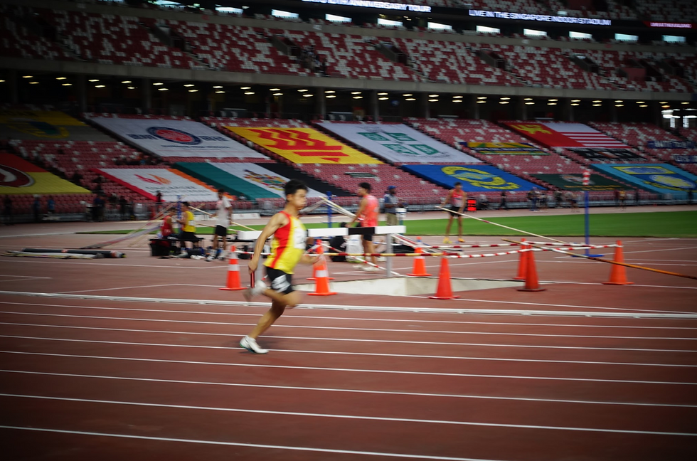 Hwa Chong's Jervis Teo runs in the 4x100m relay. Hwa Chong Track and Field Team/VIA PUBSOC