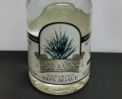 Tequila_100_aƱos.jpg