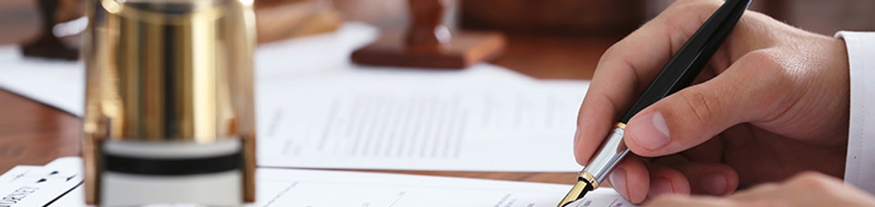 Notary-in-office-signing-800x533.jpg