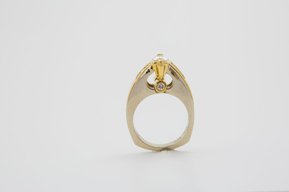 Thumbnail: Ultramodern Marquise Diamond Ring