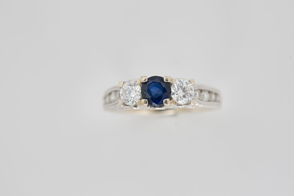 Thumbnail: Saphire and Diamond Ring
