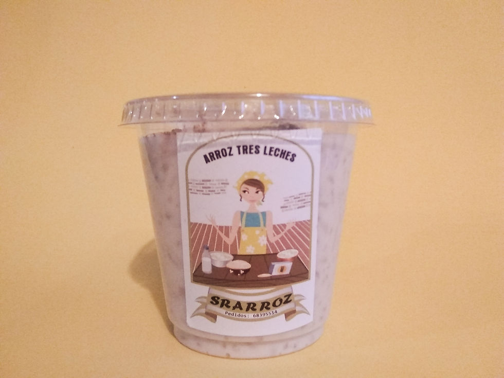 Miniatura: Vasos de arroz tres leches (postre tradicional).