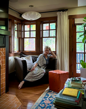 AN ODE TO THE JOANSES