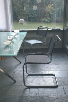 Thonet Freischwinger - schwarz und Gewebe