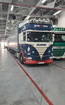 Timely transport of palletized goods across EU routes