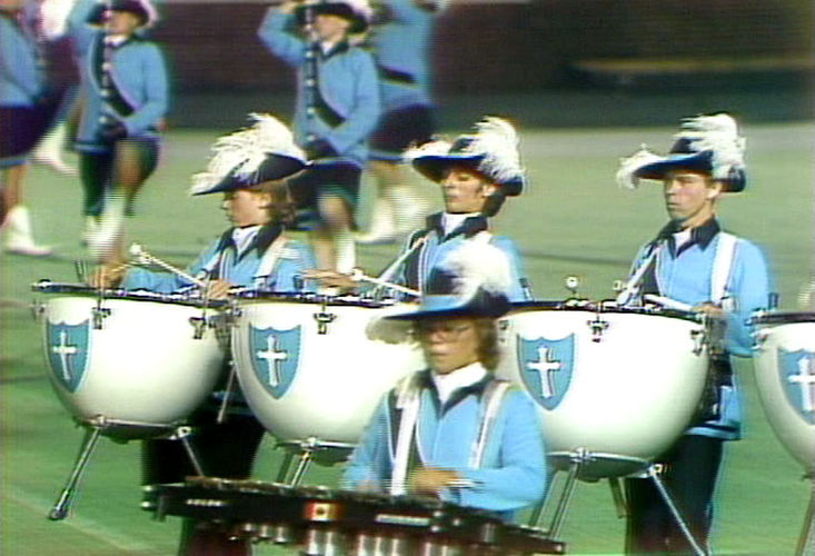 Carol Munro (in front, wearing glasses) Oakland Crusaders (DCI, 1976)