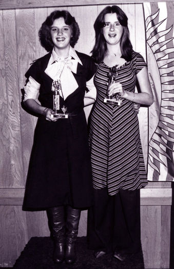 Kelly Bumbacco and Linda Dewar, Bandettes (1977 Banquet)