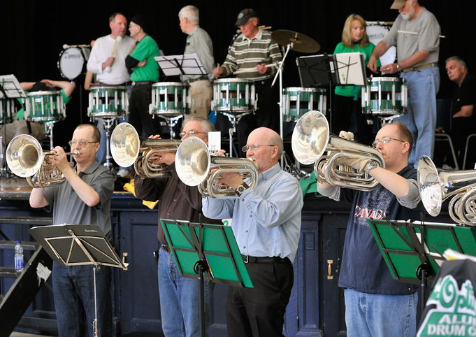 Optimists Alumni Rehearsing (Simcoe, 2010)