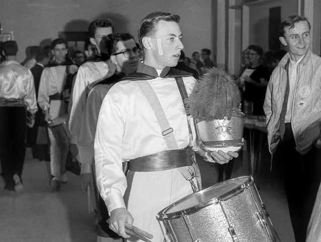 De La Salle (Indoor, 1964)