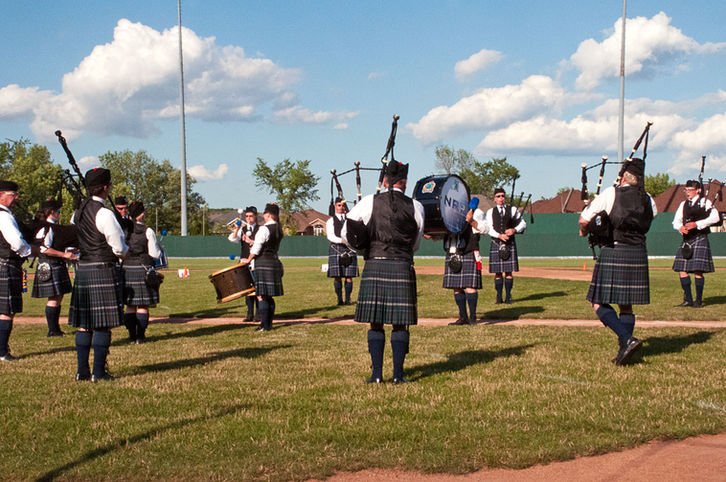 Massed Pipe Bands  (Welland, 2012)