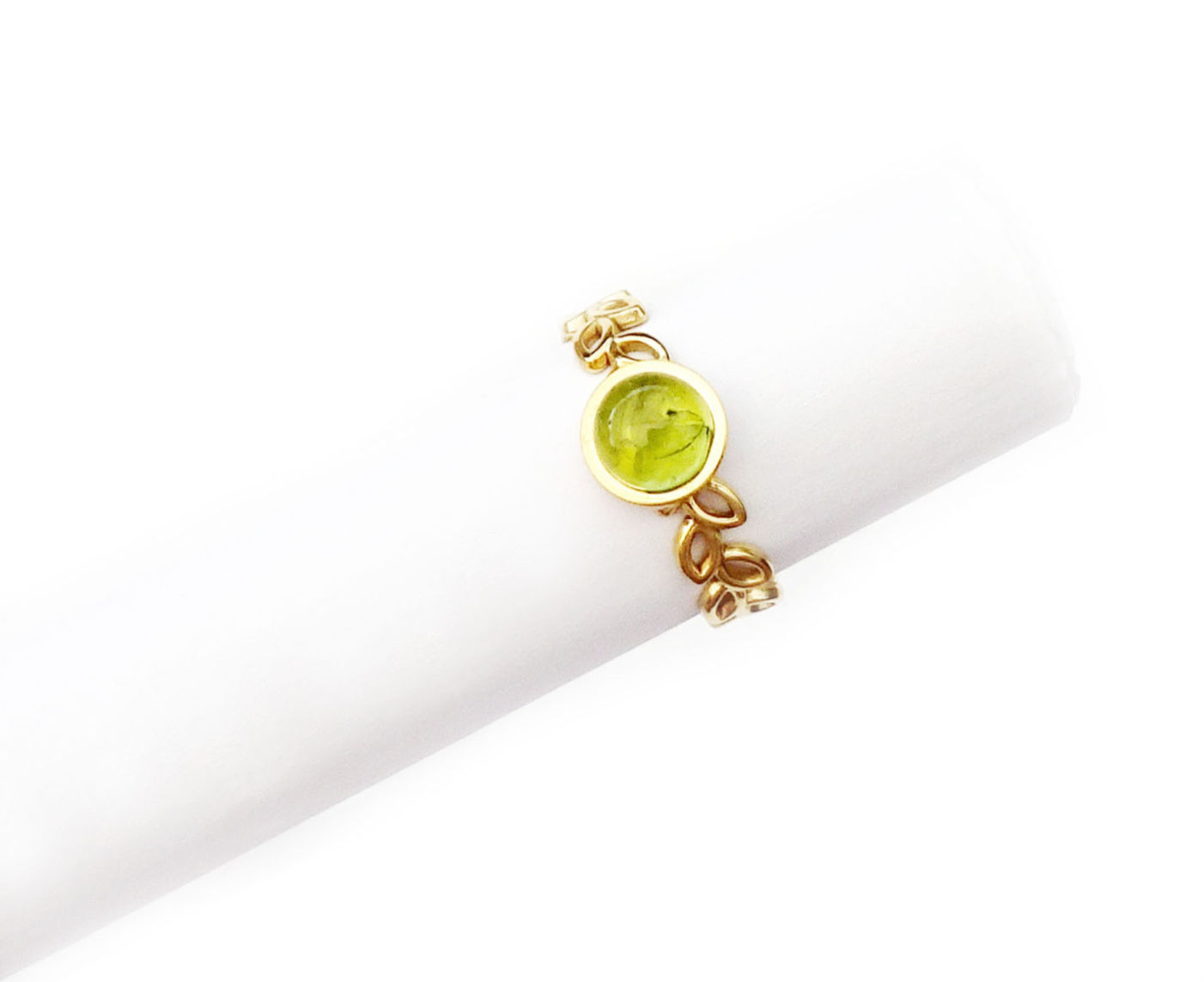 Bague réglable réalisée en pierre naturelle Péridot d'Amérique