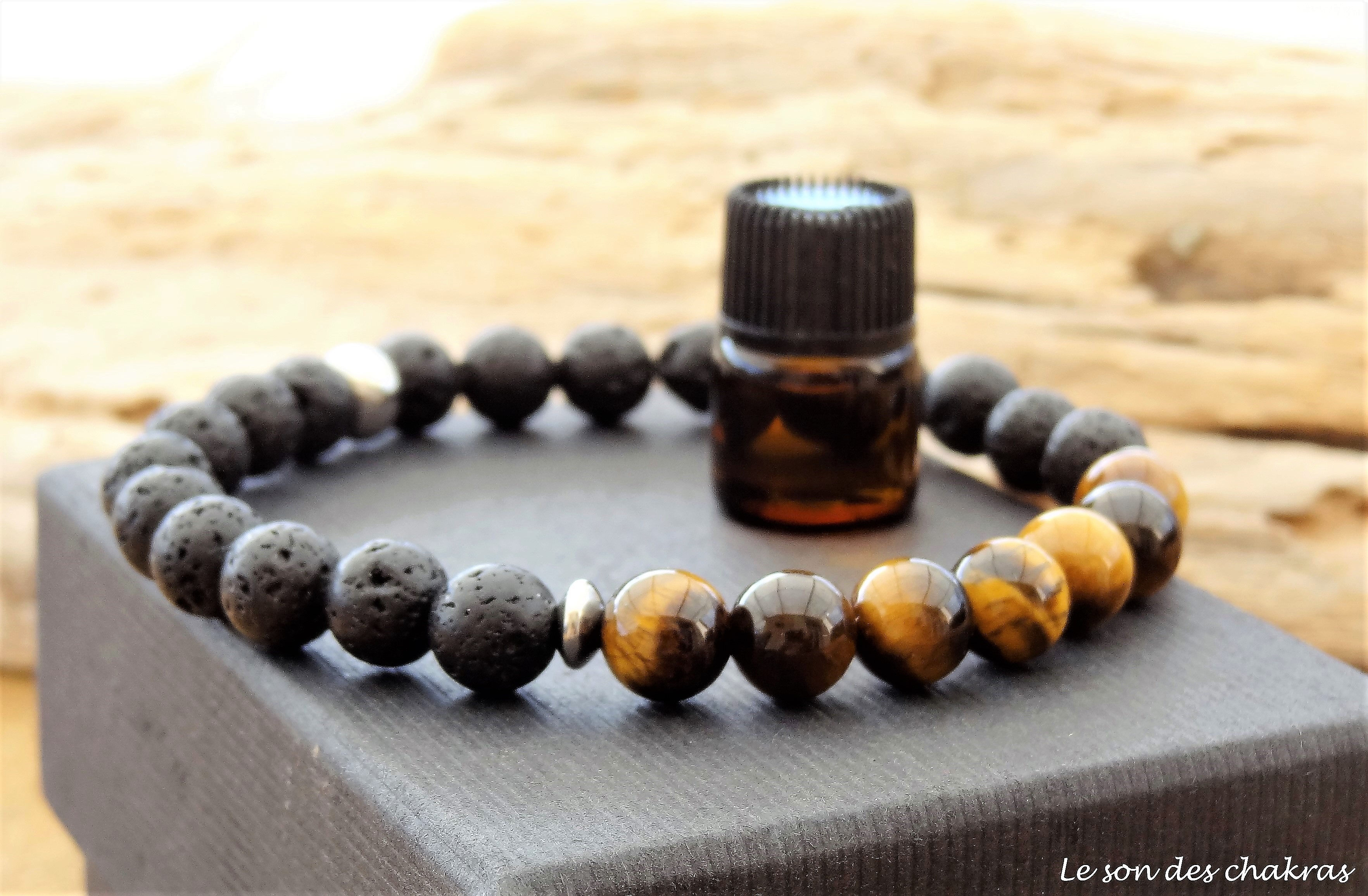 Bracelet homme réalisé en Pierre de lave, Œil de Tigre et Huile essentielle