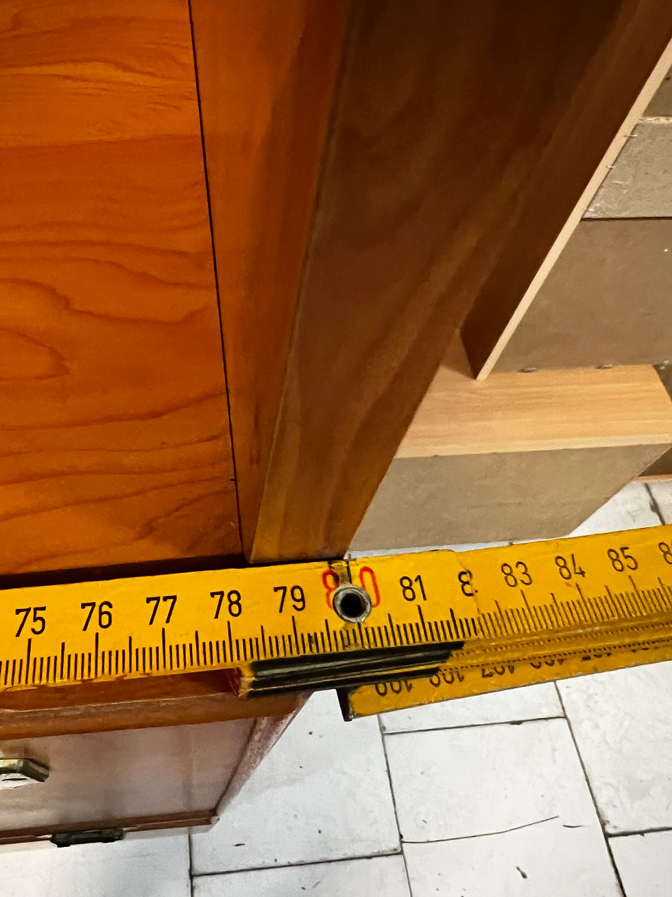 Miniaturbild: Schöner Sekretär / Schrank mit Klappe – viel Stauraum – Holz