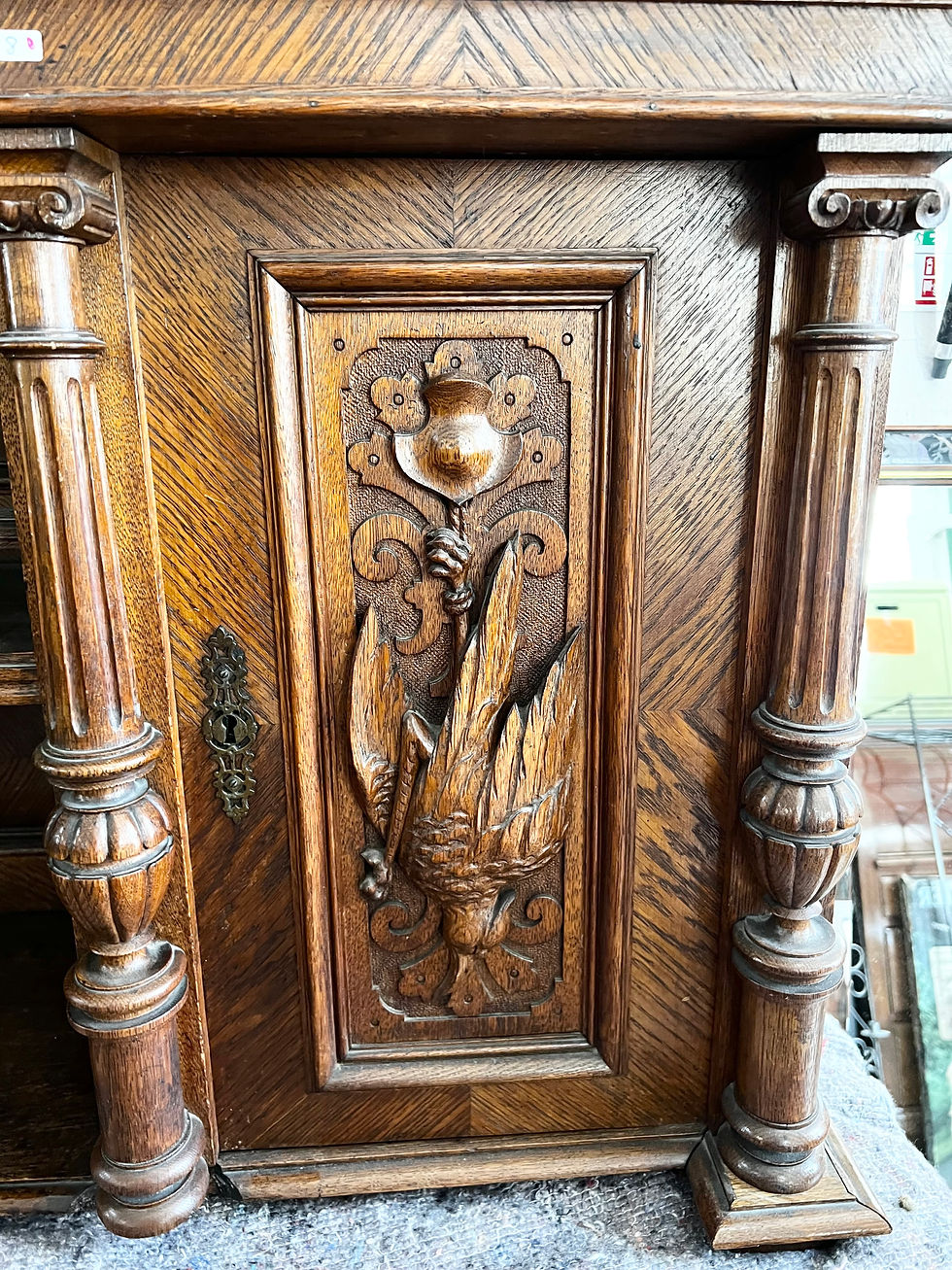 Miniaturbild: Antikes Buffet Aufsatzschrank aus Eiche mit Schnitzereien