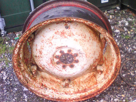 Ford 14x28 pair wheels