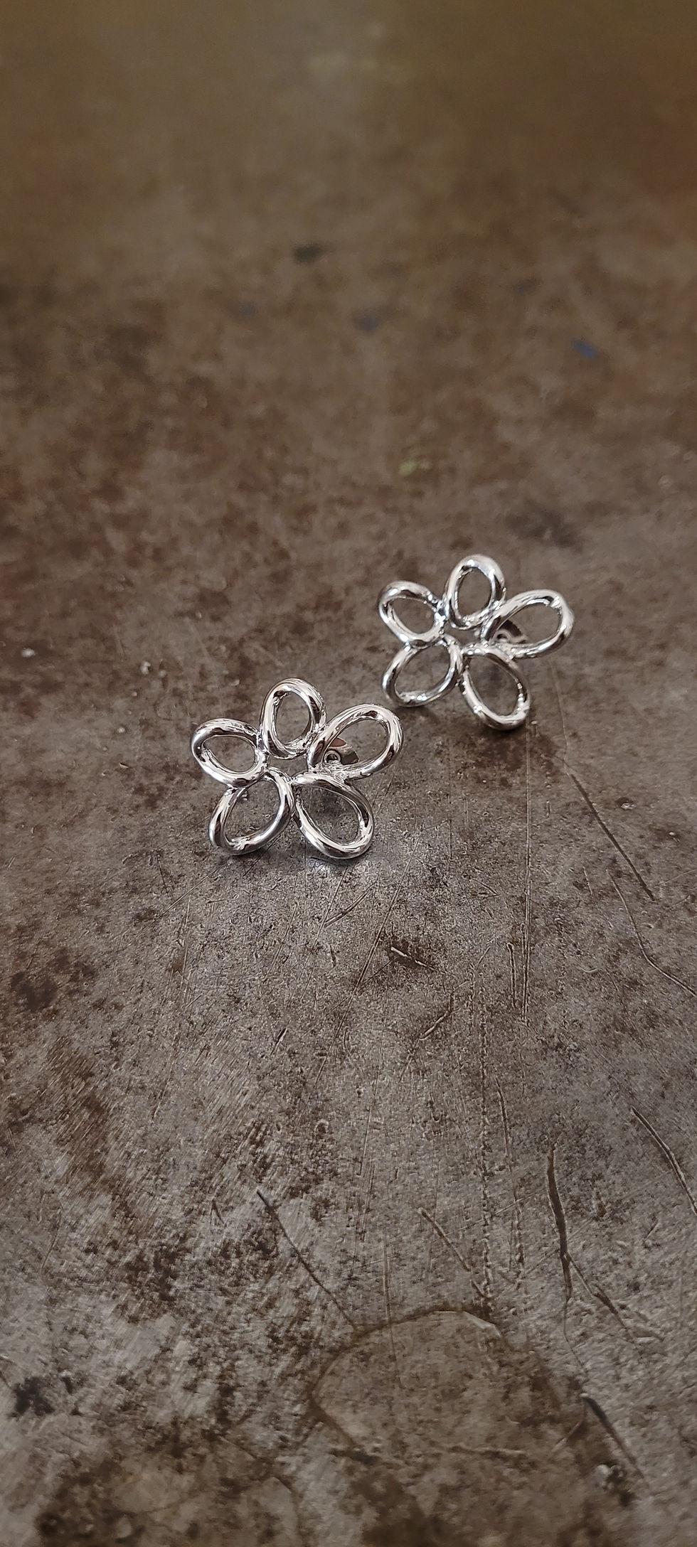 Thumbnail: LAFLOR EARRINGS (SILVER-PLATED)