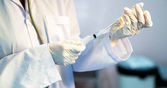 SONDAGE : UN QUART DES AMERICAINS NE SONT PAS INTERESSES PAR UN VACCIN CONTRE LE CORONAVIRUS.