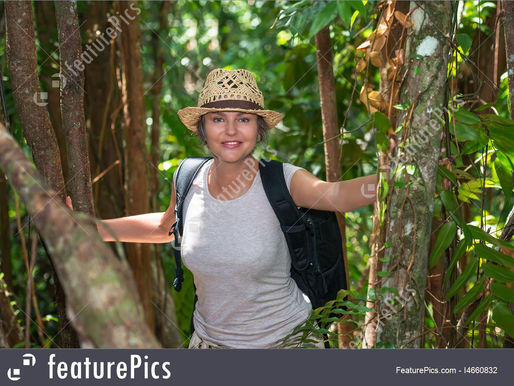What to Get Your Aunt Who Likes Hiking and has no kids for Christmas