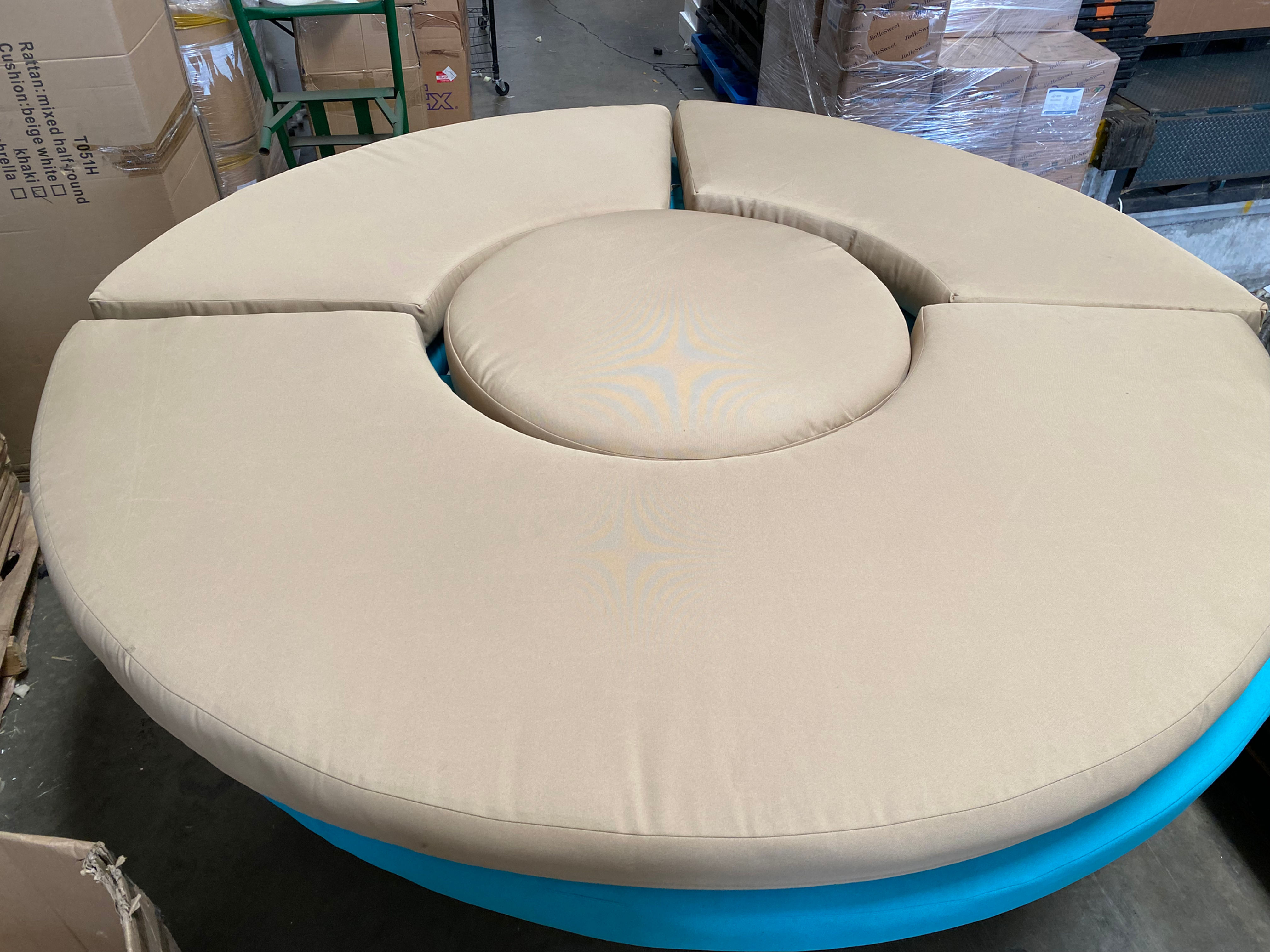 Outdoor patio furniture cushion round daybed 82" diameter local pick up only