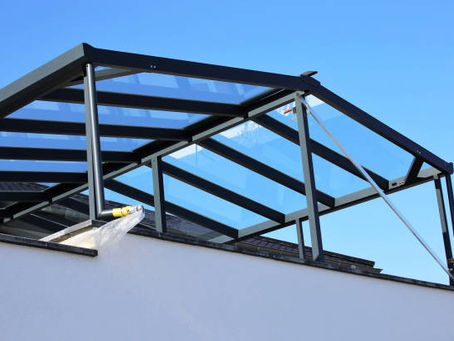 Terrassenüberdachung mit Glasschiebewänden – Mehr Komfort bei jedem Wetter