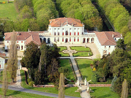 Luxus und Geschichte vereint: Ihr Aufenthalt im Schloss Schlesien im Palast Pakoszów